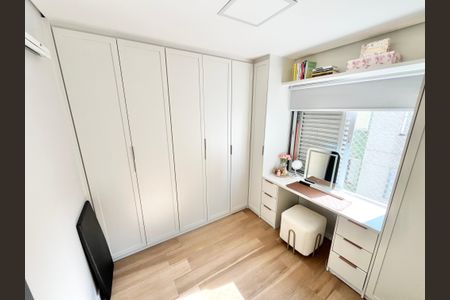 Apartamento à venda com 77m², 2 quartos e 1 vagaQuarto 2