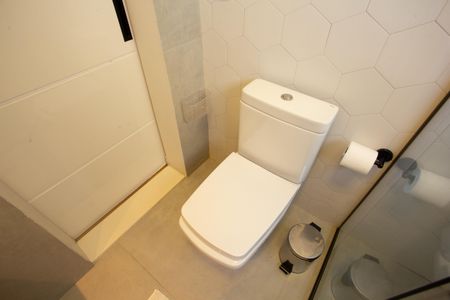 Apartamento à venda com 77m², 2 quartos e 1 vaga Apartamento à venda com 77m², 2 quartos e 1 vagaBanheiro Social