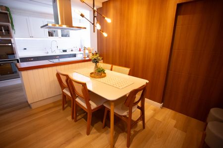 Apartamento à venda com 77m², 2 quartos e 1 vaga Apartamento à venda com 77m², 2 quartos e 1 vagaSala de Jantar