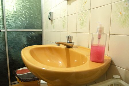 Casa à venda com 165m², 4 quartos e 2 vagasBanheiro