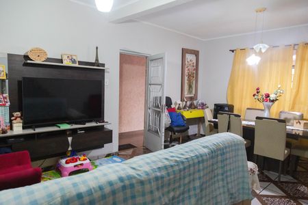 Casa à venda com 165m², 4 quartos e 2 vagasSala