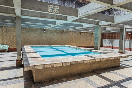 Apartamento à venda com 64m², 2 quartos e 1 vaga Apartamento à venda com 64m², 2 quartos e 1 vagaÁrea comum - Piscina