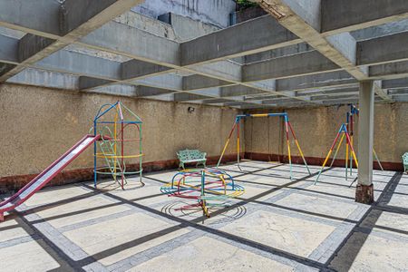 Apartamento à venda com 64m², 2 quartos e 1 vaga Apartamento à venda com 64m², 2 quartos e 1 vagaÁrea comum - Playground