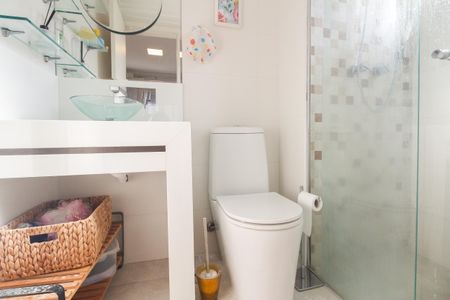 Apartamento à venda com 94m², 3 quartos e 2 vagas Apartamento à venda com 94m², 3 quartos e 2 vagasBanheiro Suíte