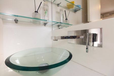 Apartamento à venda com 94m², 3 quartos e 2 vagas Apartamento à venda com 94m², 3 quartos e 2 vagasBanheiro Suíte