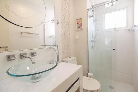 Apartamento à venda com 94m², 3 quartos e 2 vagas Apartamento à venda com 94m², 3 quartos e 2 vagasBanheiro Social