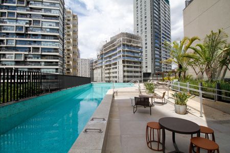 Studio à venda com 25m², 1 quarto e sem vagaÁrea Comum - Piscina