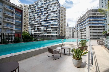 Studio à venda com 25m², 1 quarto e sem vagaÁrea Comum - Piscina