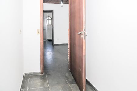 Área de Serviço de casa para alugar com 2 quartos, 120m² em Vila Ipojuca, São Paulo