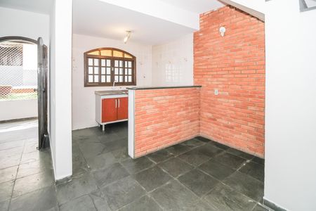 Sala de casa para alugar com 2 quartos, 120m² em Vila Ipojuca, São Paulo