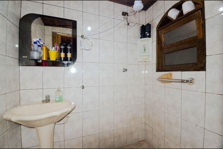 Casa à venda com 240m², 5 quartos e 3 vagasBanheiro do Quarto 4 - Suíte