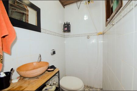 Casa à venda com 240m², 5 quartos e 3 vagasEdícula - Banheiro 