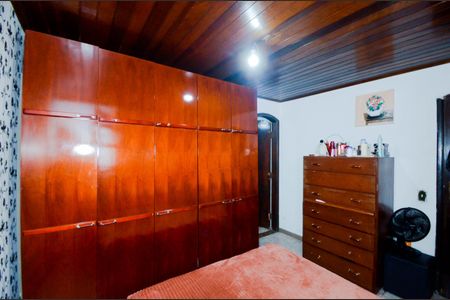 Casa à venda com 240m², 5 quartos e 3 vagasQuarto 5 - Suíte