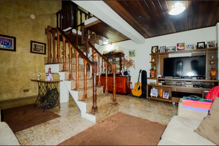 Casa à venda com 240m², 5 quartos e 3 vagasSala