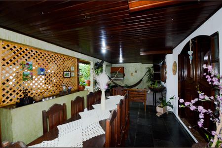 Casa à venda com 240m², 5 quartos e 3 vagasVaranda 