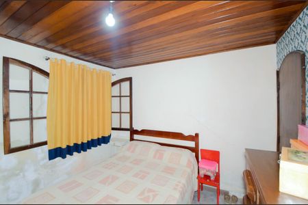 Casa à venda com 240m², 5 quartos e 3 vagasQuarto 4 - Suíte