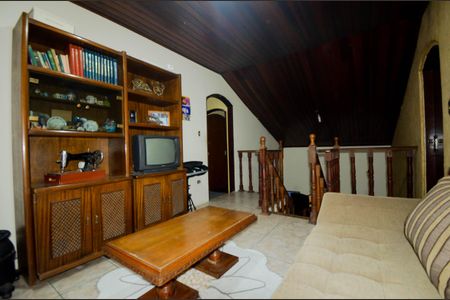 Casa à venda com 240m², 5 quartos e 3 vagasSala de TV
