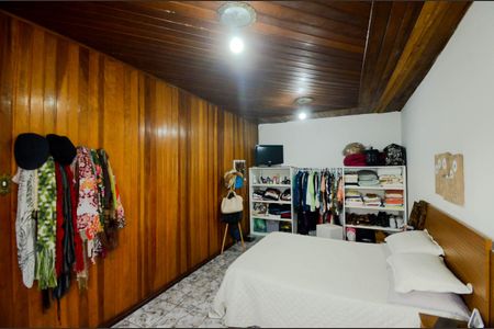 Casa à venda com 240m², 5 quartos e 3 vagasEdícula - Quarto