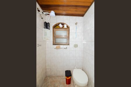 Casa à venda com 240m², 5 quartos e 3 vagasBanheiro do Quarto 4 - Suíte