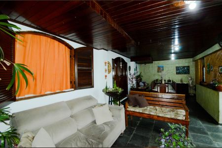 Casa à venda com 240m², 5 quartos e 3 vagasVaranda 