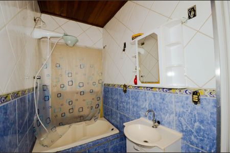 Casa à venda com 240m², 5 quartos e 3 vagasBanheiro do Quarto 3 - Suíte