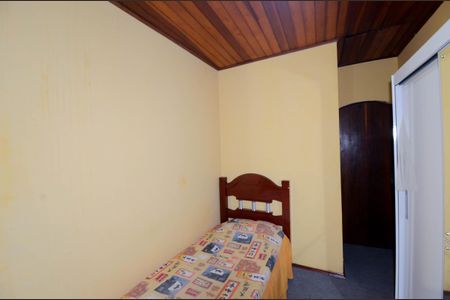 Casa à venda com 240m², 5 quartos e 3 vagasQuarto 3 - Suíte