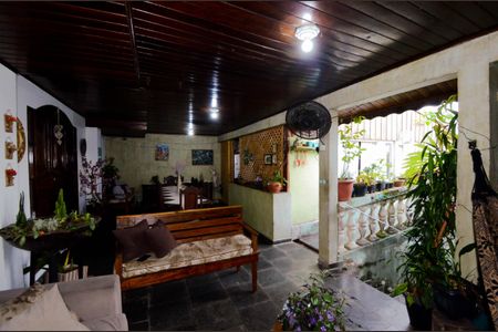 Casa à venda com 240m², 5 quartos e 3 vagasVaranda 