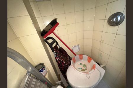 Apartamento à venda com 41m², 2 quartos e 1 vagaBanheiro de serviço