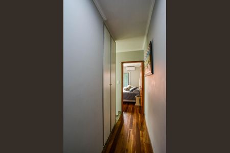 Casa à venda com 200m², 3 quartos e 4 vagasCorredor