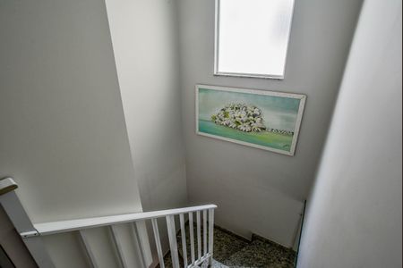 Casa à venda com 200m², 3 quartos e 4 vagasEscada