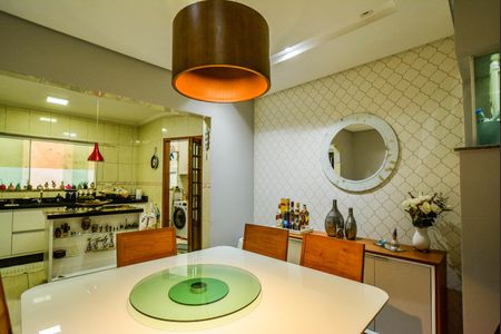 Casa à venda com 200m², 3 quartos e 4 vagasSala de Jantar