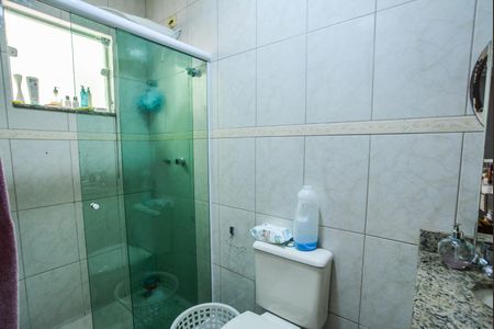 Casa à venda com 200m², 3 quartos e 4 vagasBanheiro da Suíte 2