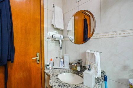 Casa à venda com 200m², 3 quartos e 4 vagasBanheiro da Suíte 1