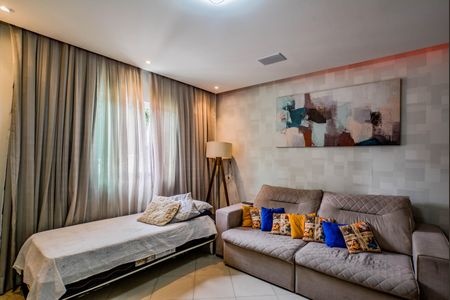 Casa à venda com 200m², 3 quartos e 4 vagasSala