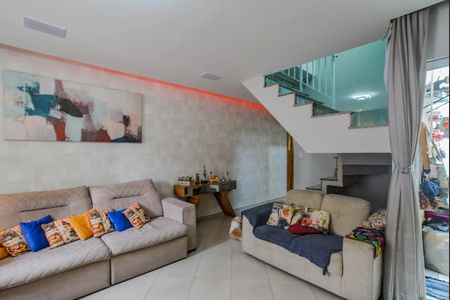 Casa à venda com 200m², 3 quartos e 4 vagasSala