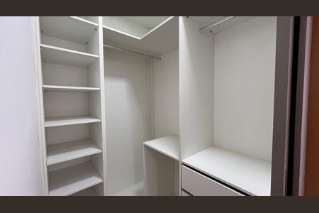 Apartamento para alugar com 52m², 1 quarto e 1 vaga Apartamento para alugar com 52m², 1 quarto e 1 vagaCloset do quarto
