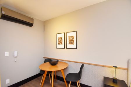 Studio para alugar com 30m², 1 quarto e sem vagamesa de jantar