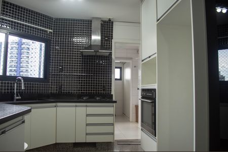 Apartamento à venda com 120m², 3 quartos e 2 vagasCozinha