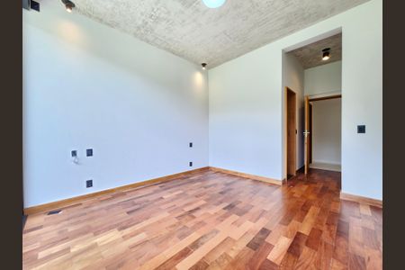 Casa de condomínio à venda com 353m², 4 quartos e 4 vagasQuarto 2