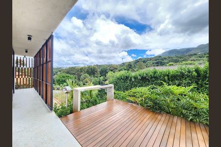 Casa de condomínio à venda com 353m², 4 quartos e 4 vagasVaranda da Sala