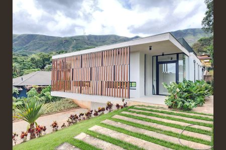 Casa de condomínio à venda com 353m², 4 quartos e 4 vagasJardim