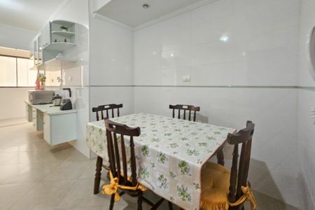 Apartamento para alugar com 120m², 2 quartos e 2 vagasCozinha