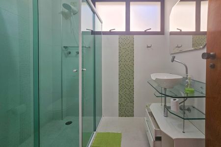 Apartamento para alugar com 120m², 2 quartos e 2 vagasBanheiro 