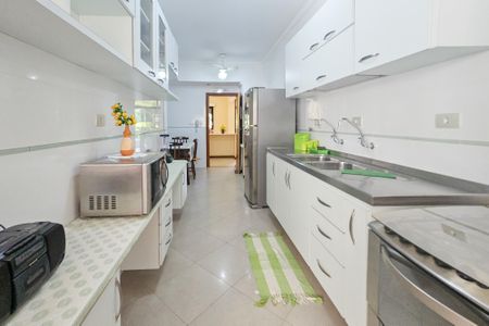 Apartamento para alugar com 120m², 2 quartos e 2 vagasCozinha