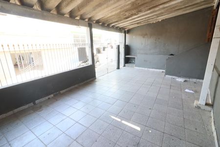 Casa à venda com 117m², 2 quartos e 3 vagasGaragem