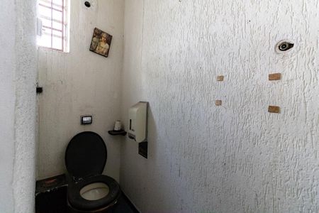 Casa à venda com 300m², 4 quartos e 1 vaga Casa à venda com 300m², 4 quartos e 1 vagaBanheiro 2