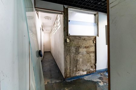 Casa à venda com 300m², 4 quartos e 1 vaga Casa à venda com 300m², 4 quartos e 1 vagaCorredor