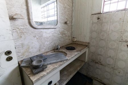 Casa à venda com 300m², 4 quartos e 1 vaga Casa à venda com 300m², 4 quartos e 1 vagaBanheiro 2