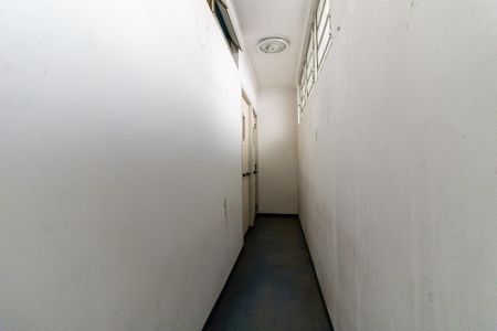 Casa à venda com 300m², 4 quartos e 1 vaga Casa à venda com 300m², 4 quartos e 1 vagaCorredor