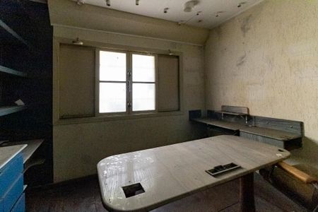 Casa à venda com 300m², 4 quartos e 1 vaga Casa à venda com 300m², 4 quartos e 1 vagaQuarto 1